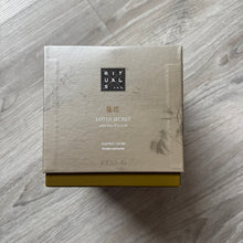 Afbeelding in Gallery-weergave laden, Rituals | The Ritual of Dao Lotus Secret White Lotus &amp; Yi Yi Ren Scented Candle XL Kaars Geurkaars 1000 gram

